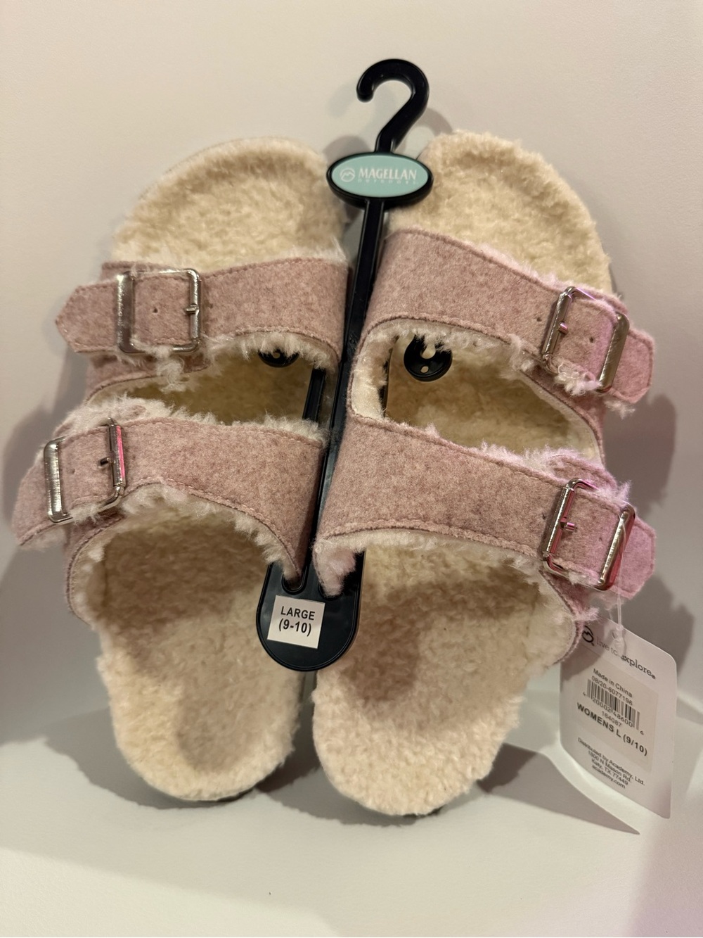 ☀️🌊 Magellan Cozy Shearling Double-Buckle Sandals in Light Pink NWT